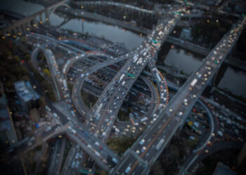 Rosely Belisqui: Falar com as Mãos e Ouvir com os Olhos